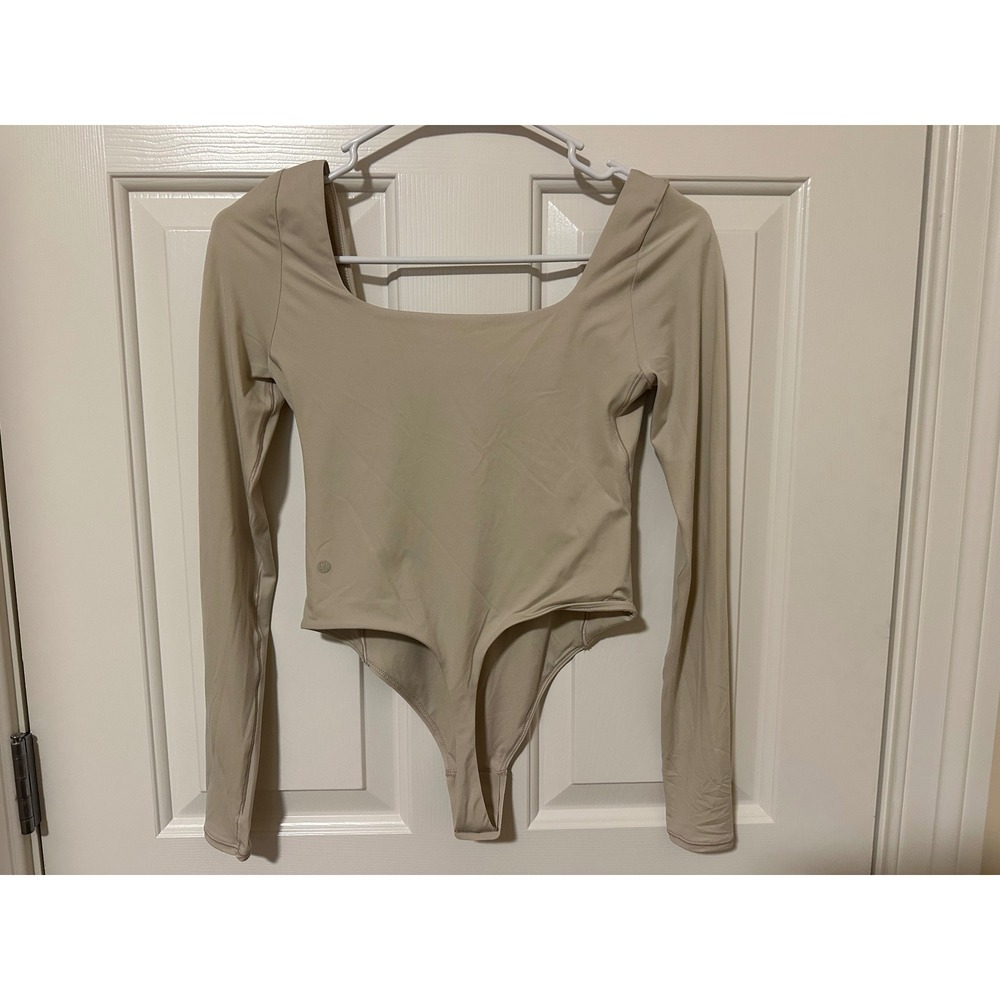 Lululemon Bodysuit Womens XS Tan Wundermost Square-Neck Long-Sleeve LW3HQFS